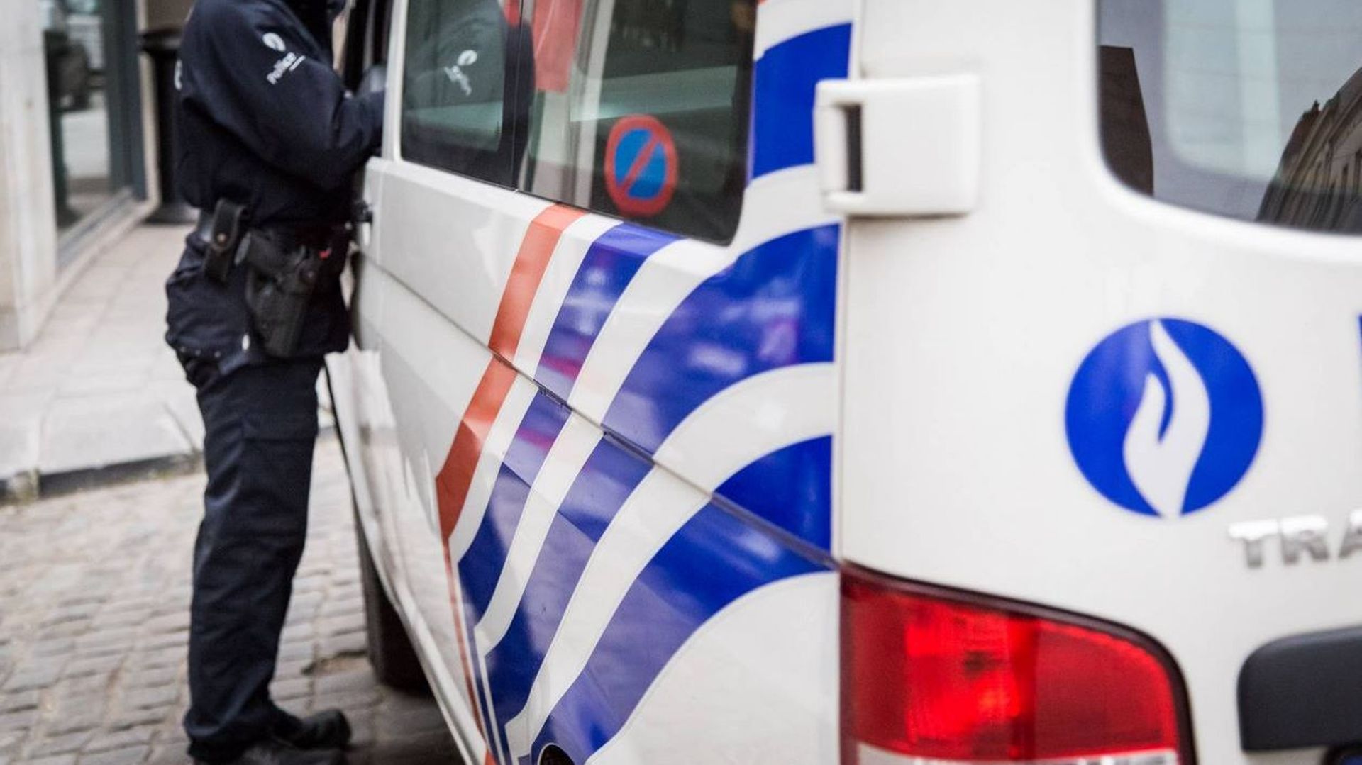 Le corps d’un homme retrouvé pendu derrière un panneau routier à Anderlecht