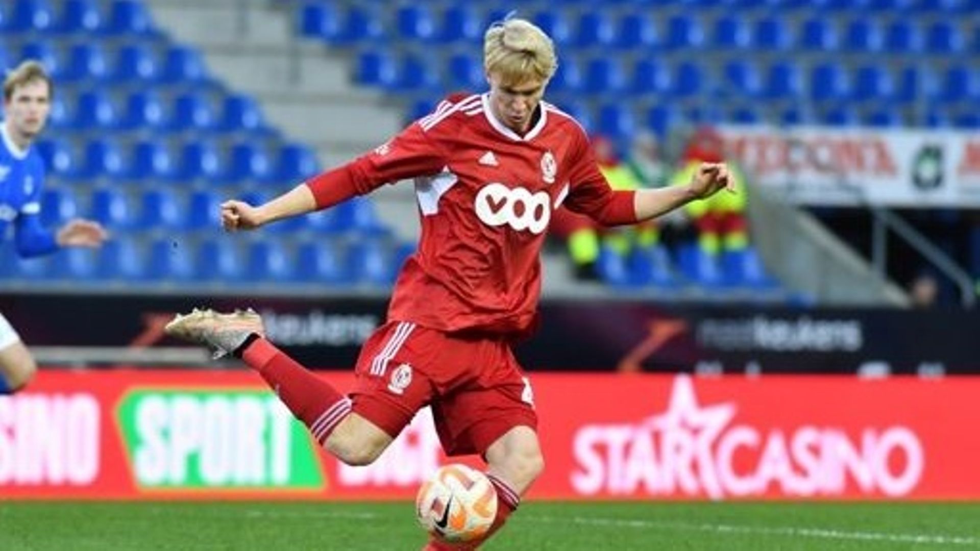 SL16’s Aleksander Buksa pictured in action during a soccer match between Jong Genk (U23) and SL16 (Standard U23), Sunday 19 February 2023 in Lommel, a postponed game of day 19 of the 2022-2023 'Challenger Pro League' 1B second division of the Belgian cham