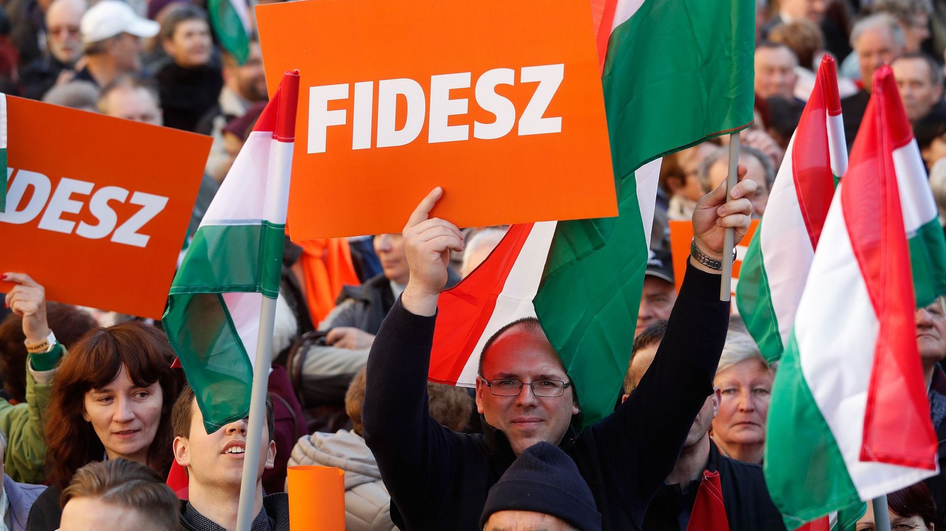 Parlement européen : plusieurs partis ultraconservateurs tentent de rassembler l’extrême droite européenne. Parmi eux, le Fidesz (Hongrie)