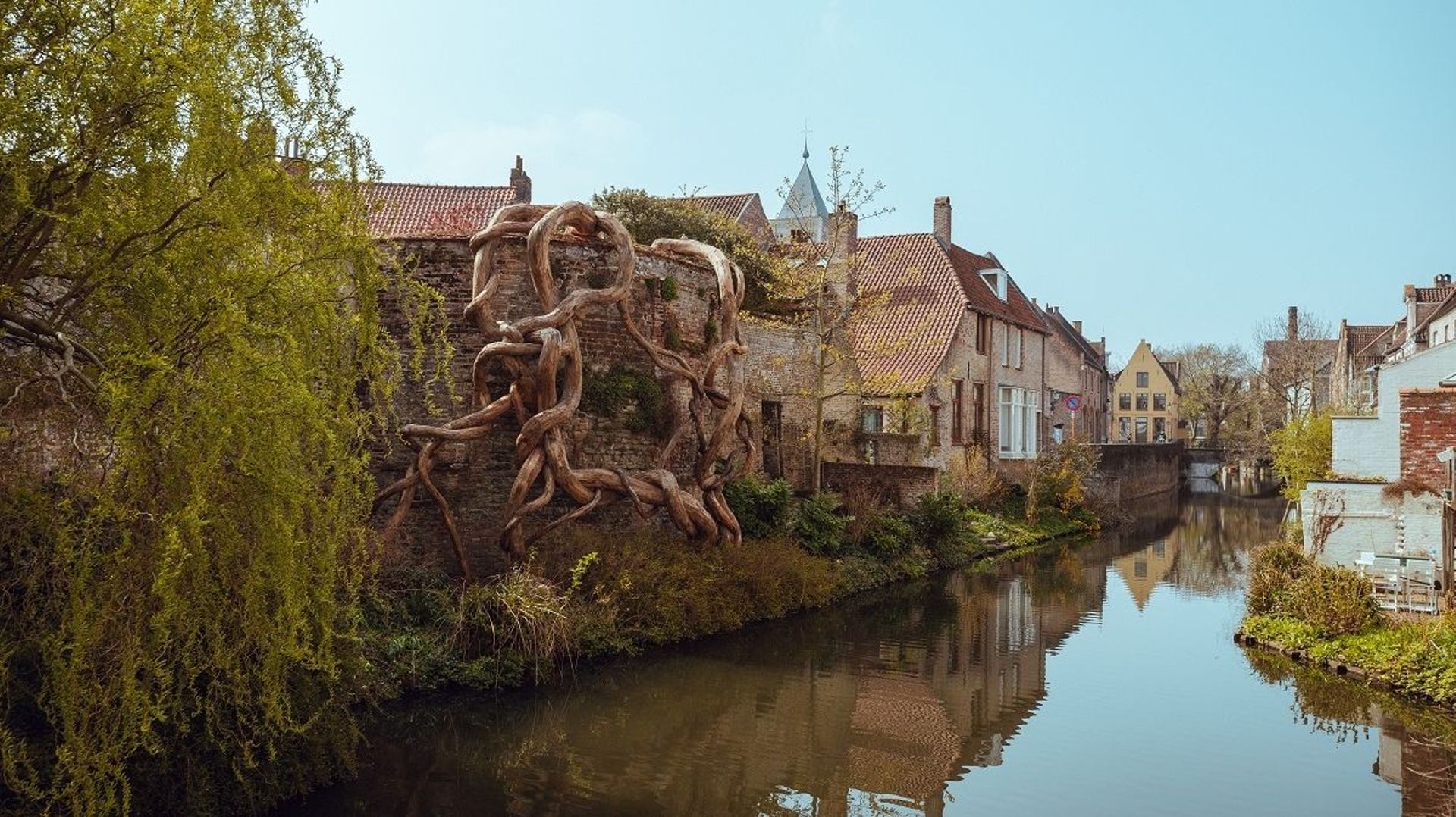 Visitez Bruges autrement à travers le parcours d’art et d’architecture contemporains de la Triënnale