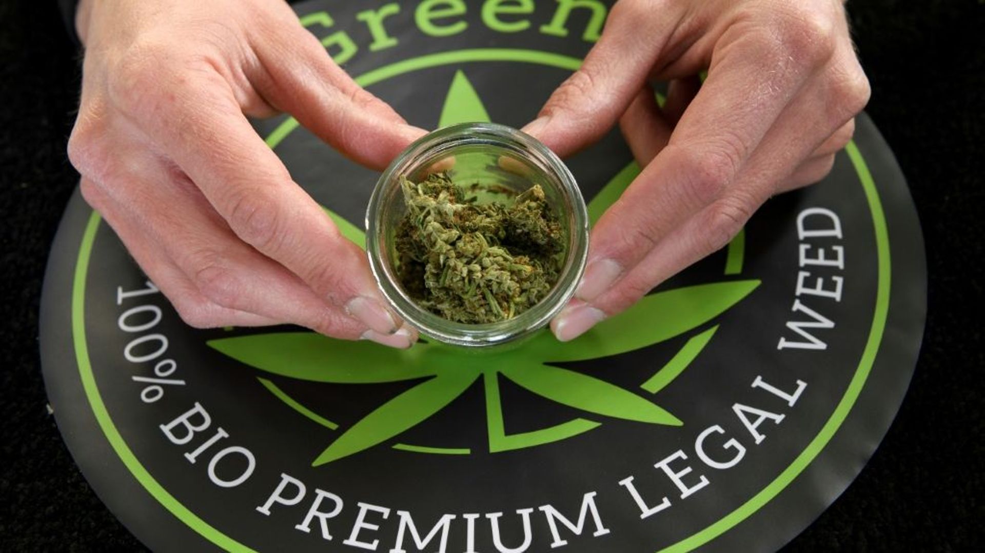 Du cannabis fabriqué à partir du chanvre légal, dans un magasin à Lausanne le 7 avril 2017