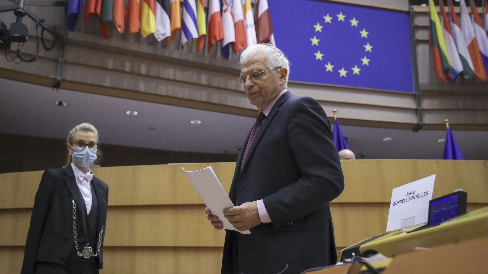 "Vous devriez démissionner, immédiatement": Josep Borrell sous le feu des critiques