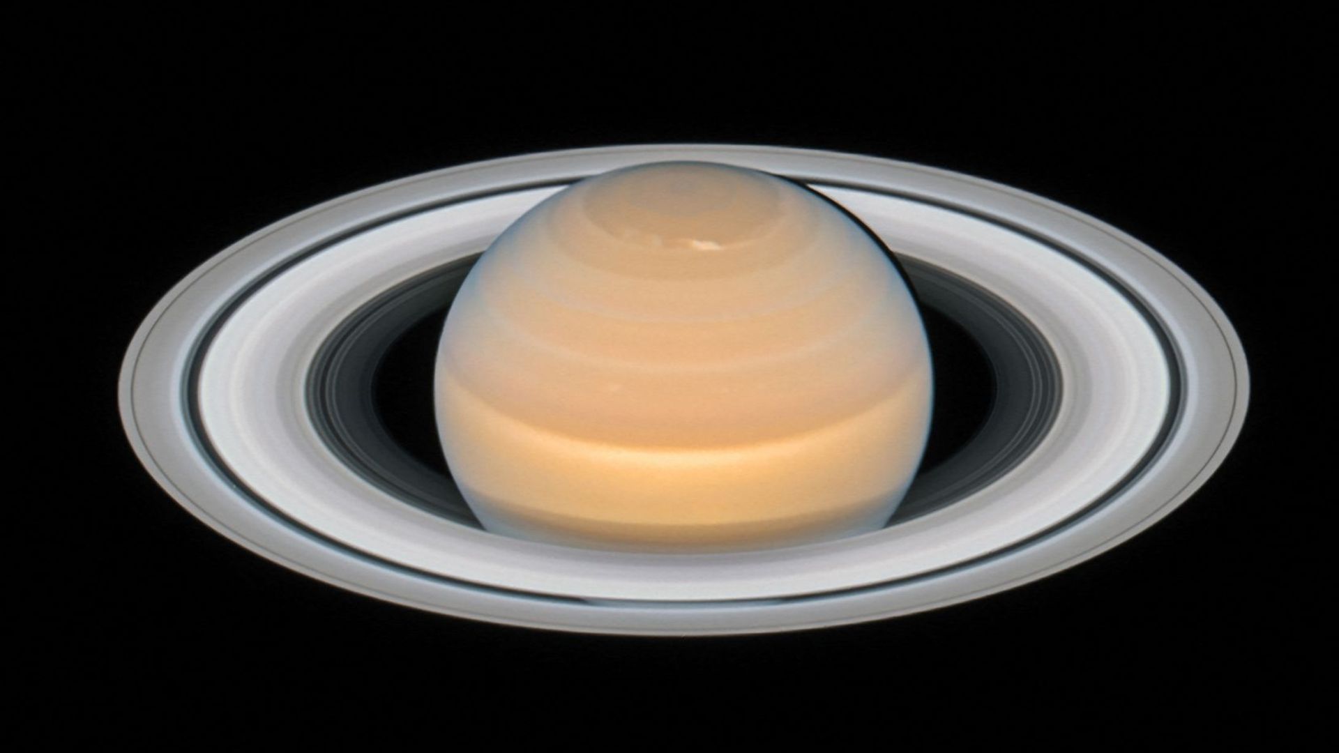 Représentation de Saturne proposée en 2018 par l’ESA d’après les observations du télescope spatial Hubble