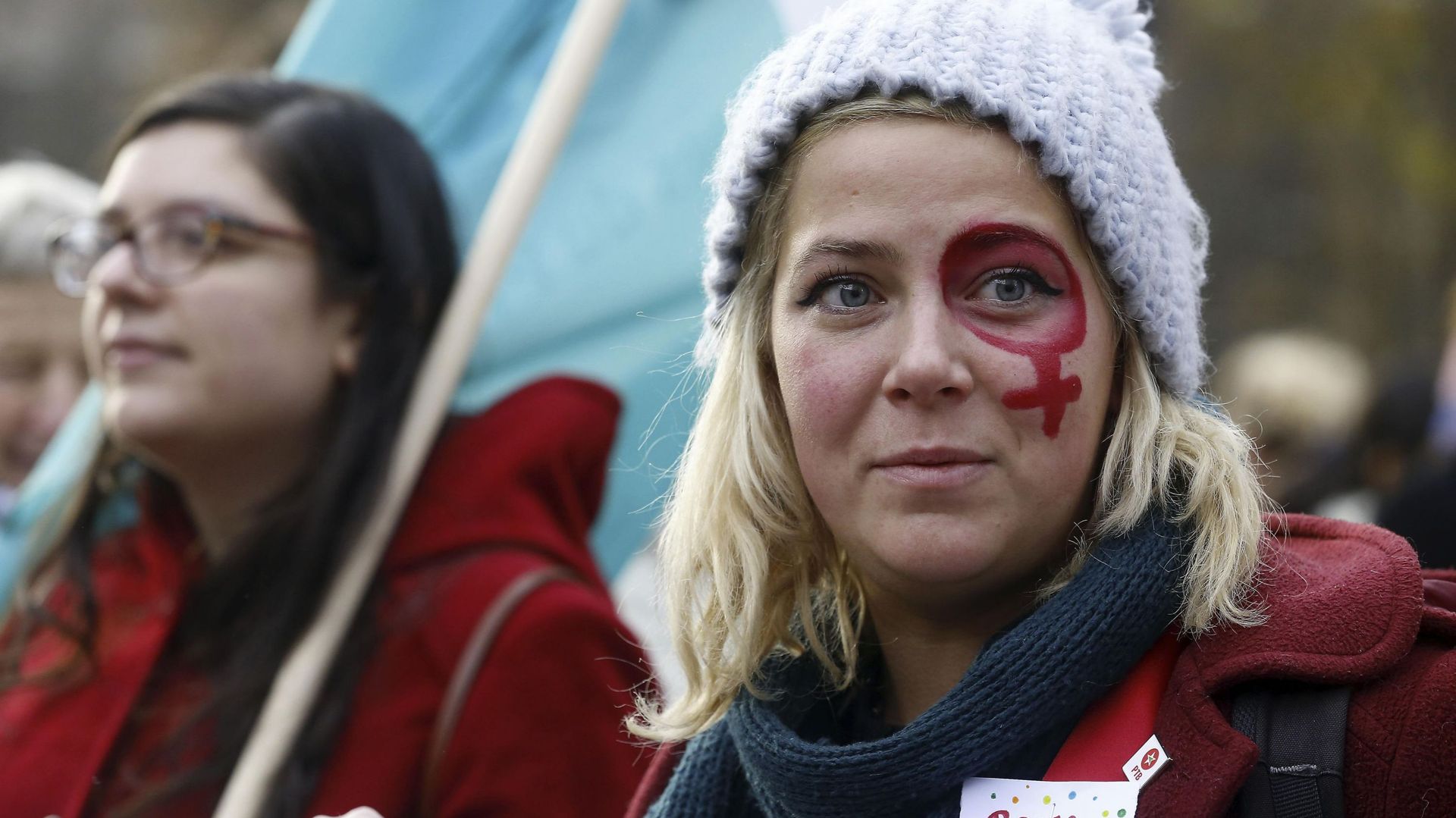 Manifestation contre les violences faites aux femmes: plus de 1.000 personnes dans les rues de Bruxelles 