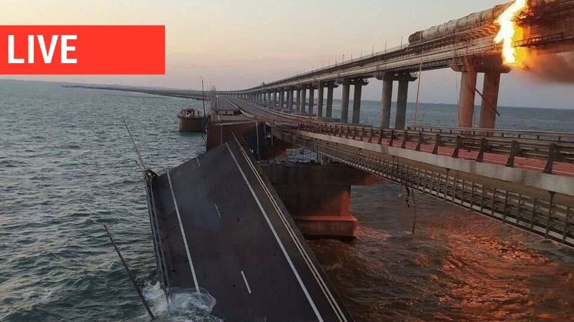 Le pont de Crimée détruit. Photo publiée par le Kyiv Independant. 