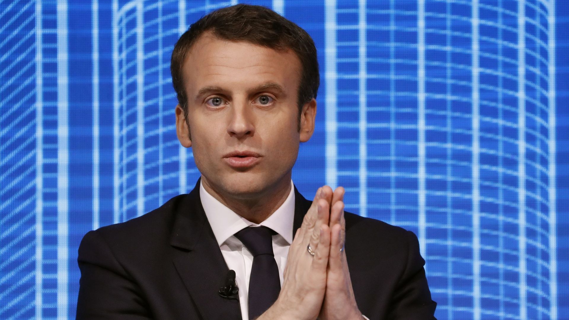 Présidentielle française: Macron lève un coin du voile sur son programme budgétaire