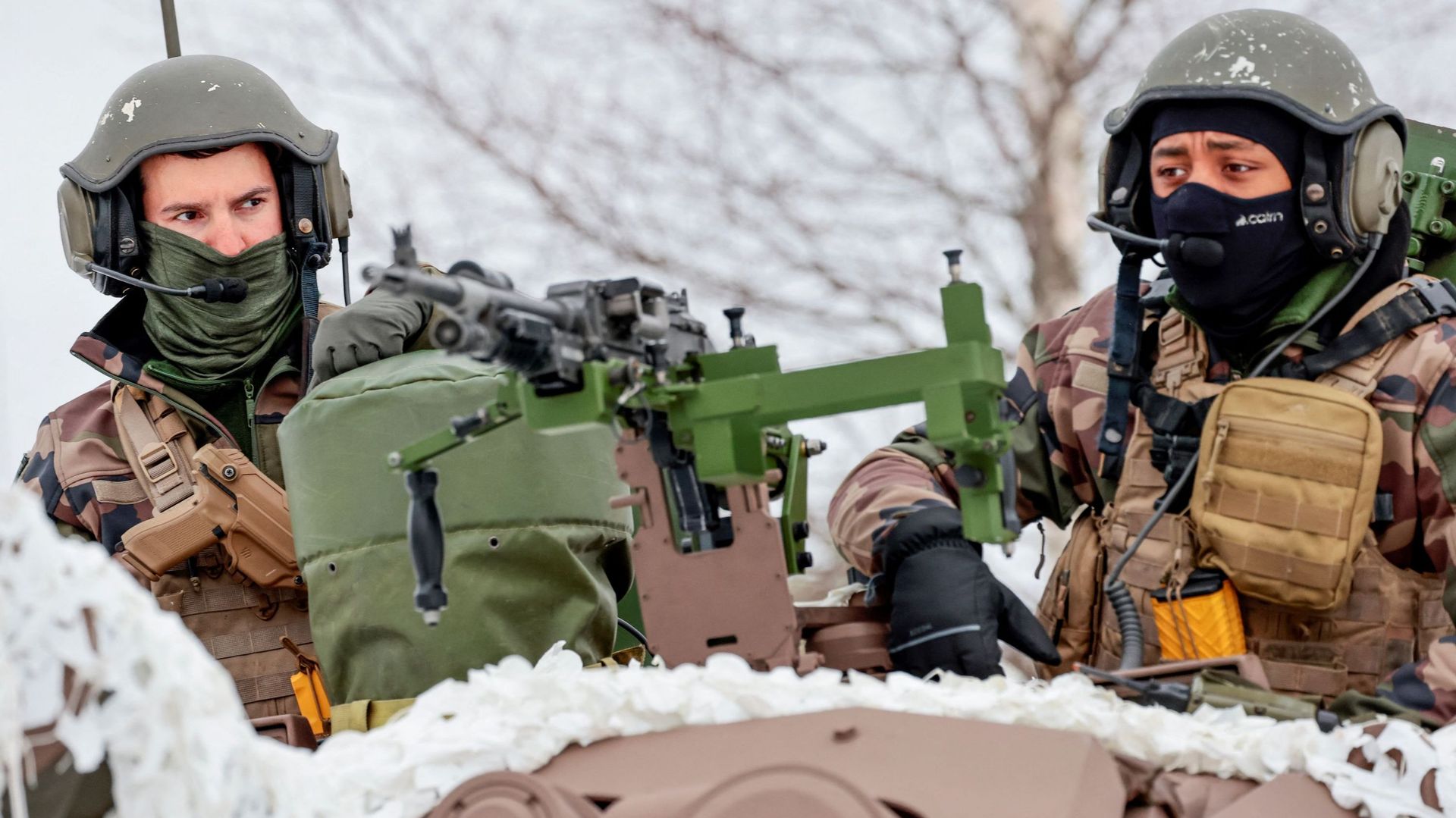 Des soldats participent au "Brilliant Jump 2022", l'exercice annuel de déploiement de la brigade à très haut niveau de préparation de la Force de réaction de l'OTAN, à Rena, en Norvège, le 17 mars 2022.