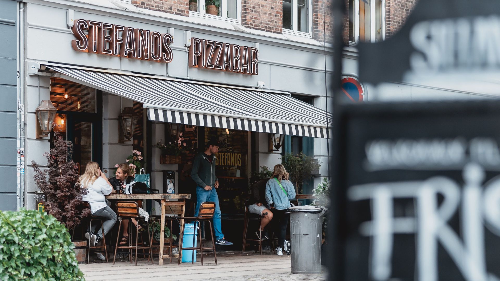 Nørrebro, à Copenhague, c'est le quartier branché du moment où déguster des vins nature et grailler les gourmandises de nouvelles boulangeries qui ont pignon sur rue.