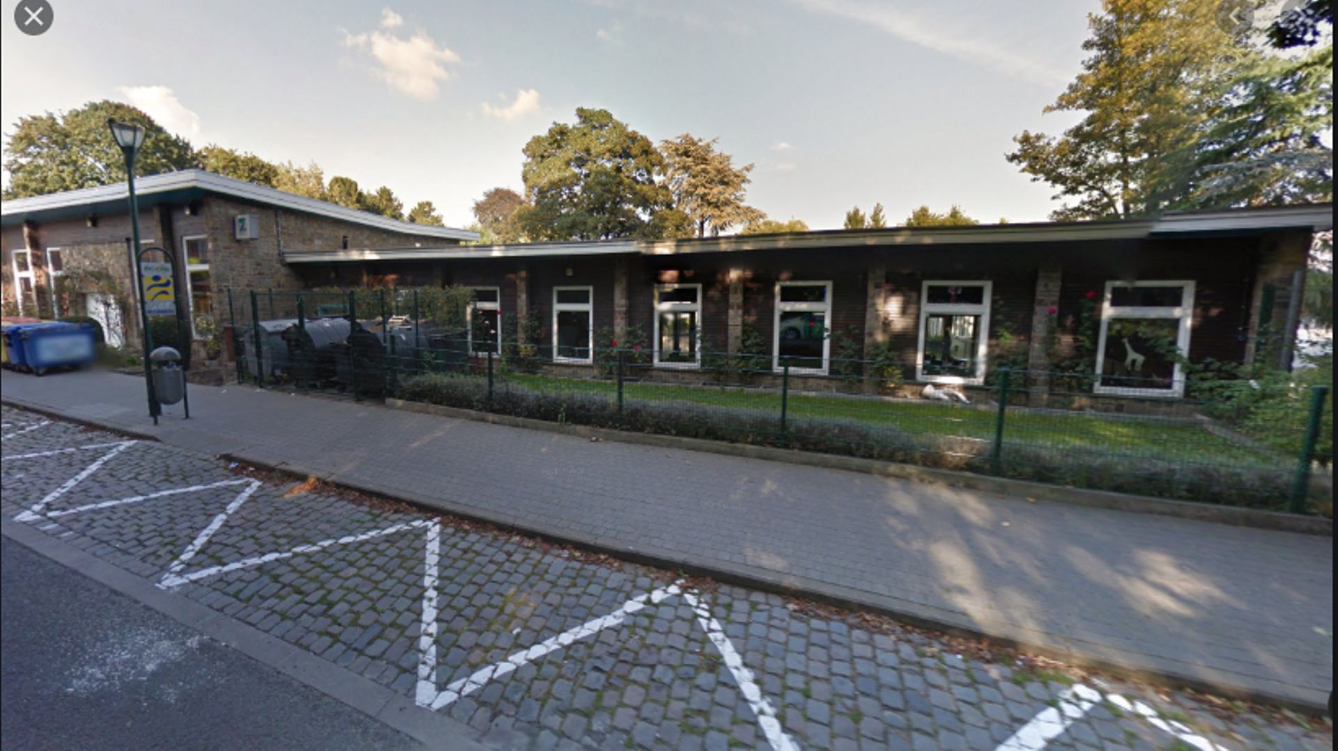 Un enseignant suspendu de l'école 11 de Molenbeek demande sa réintégration