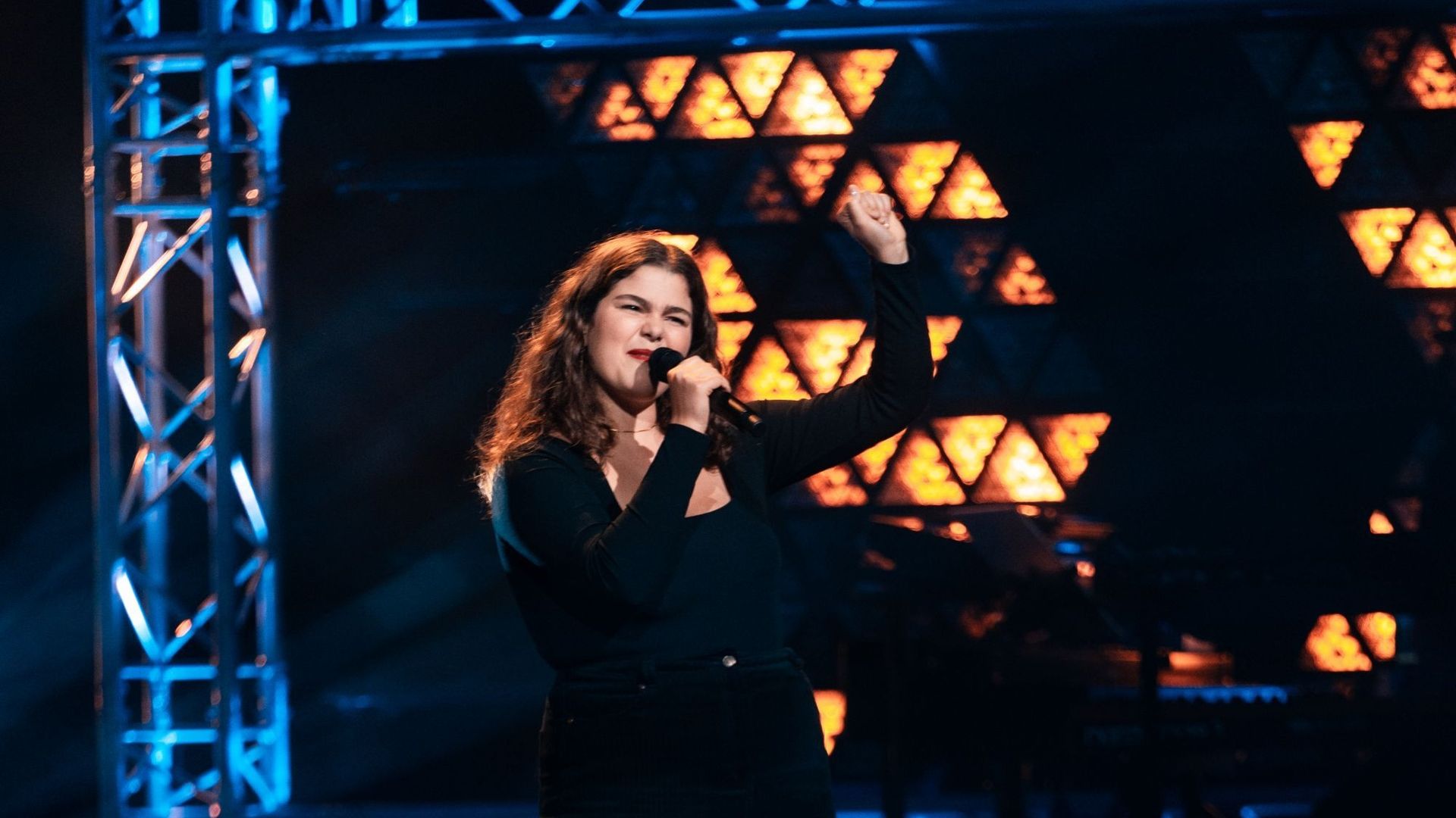 Iris, premier talent très disputé, ouvre les Blind Auditions de la saison 10 de The Voice Belgique