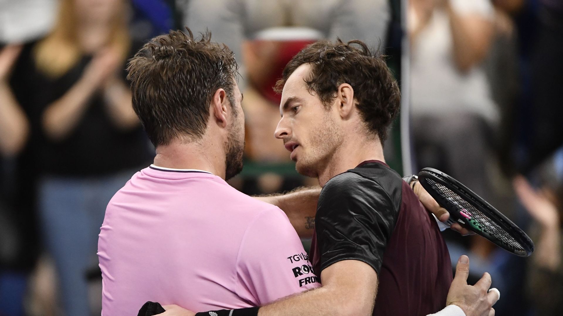 Andy Murray et Stan Wawrinka après la victoire de Murray lors de la finale de l'European Open à Anvers en octobre 2019