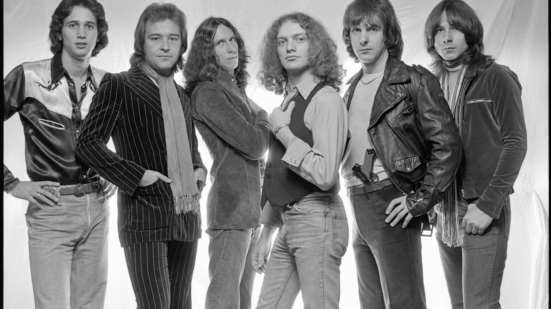 Foreigner en 1976. De gauche à droite: Ed Gagliardi, Mick Jones, Dennis Elliott, Lou Gramm, Ian McDonald, Al Greenwood
