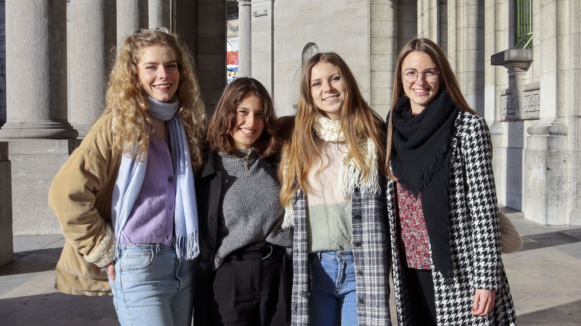 Laure, Marine, Emma et Anouche sont les quatre jeunes journalistes derrière le projet "Keys".
