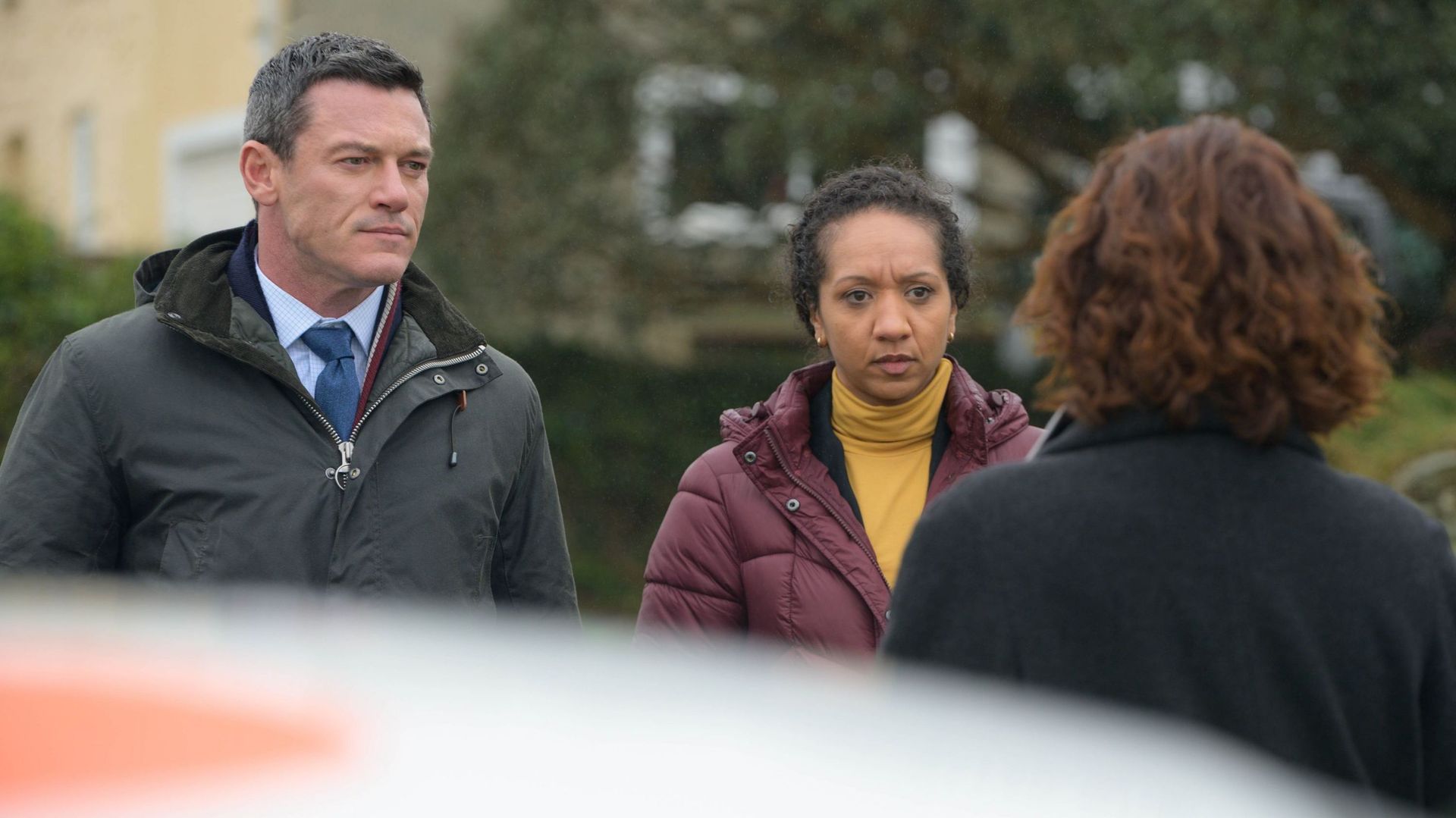 Luke Evans et Alexandria Riley dans "Meurtres au Pays de Galles (The Pembrokeshire Murders)"