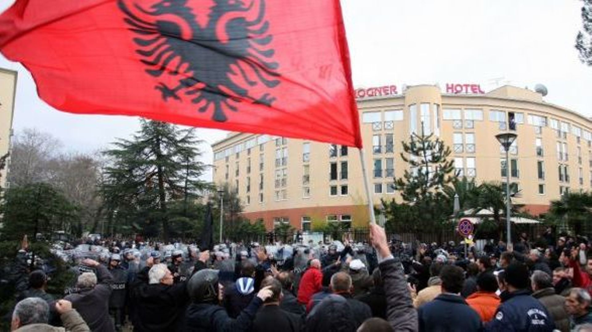 Albanie: L'opposition Promet De Nouvelles Manifestations - RTBF Actus