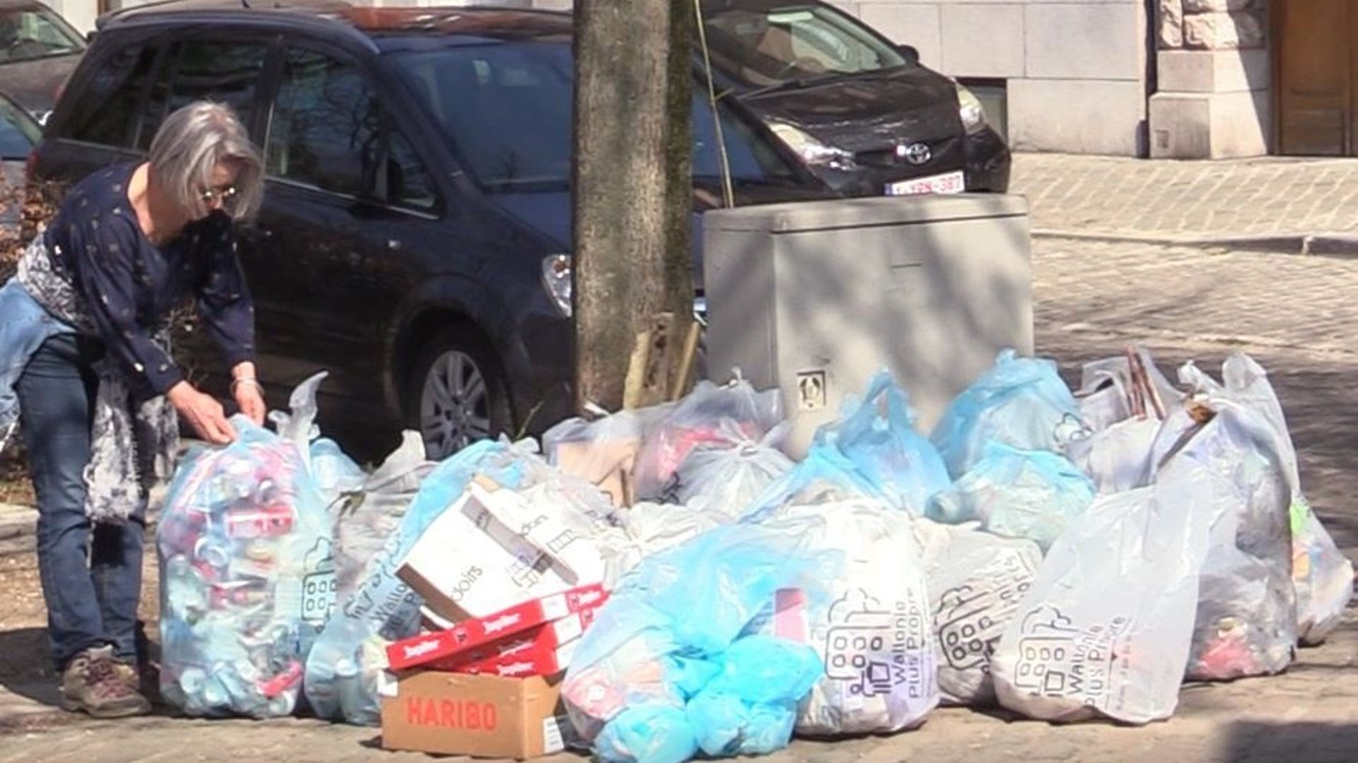 Quarante-deux sacs-poubelles remplis lors du grand nettoyage citoyen dans le quartier Saint-Léonard à Liège