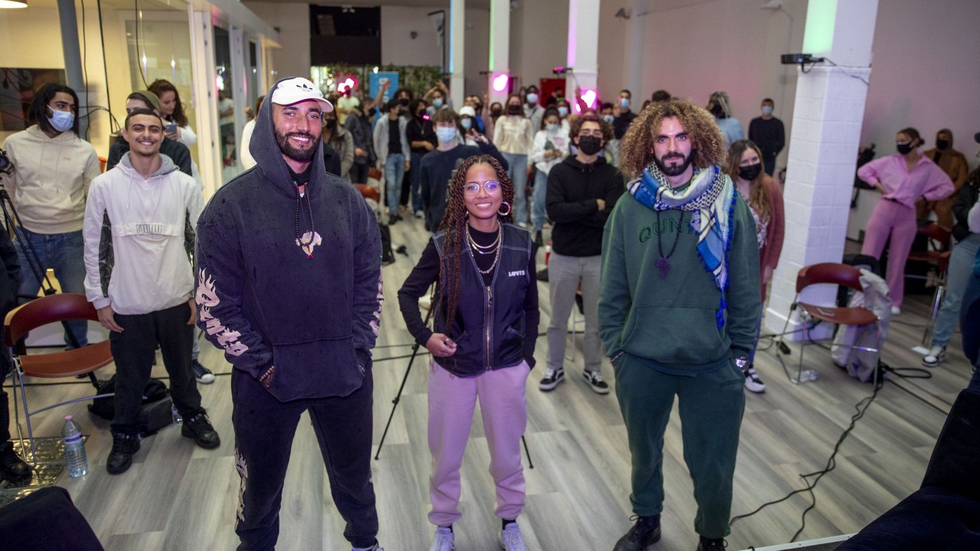Les réalisateurs Adil El Arbi et Bilal Fallah photographié lors d’un workshop sur le documentaire et les clips vidéo.