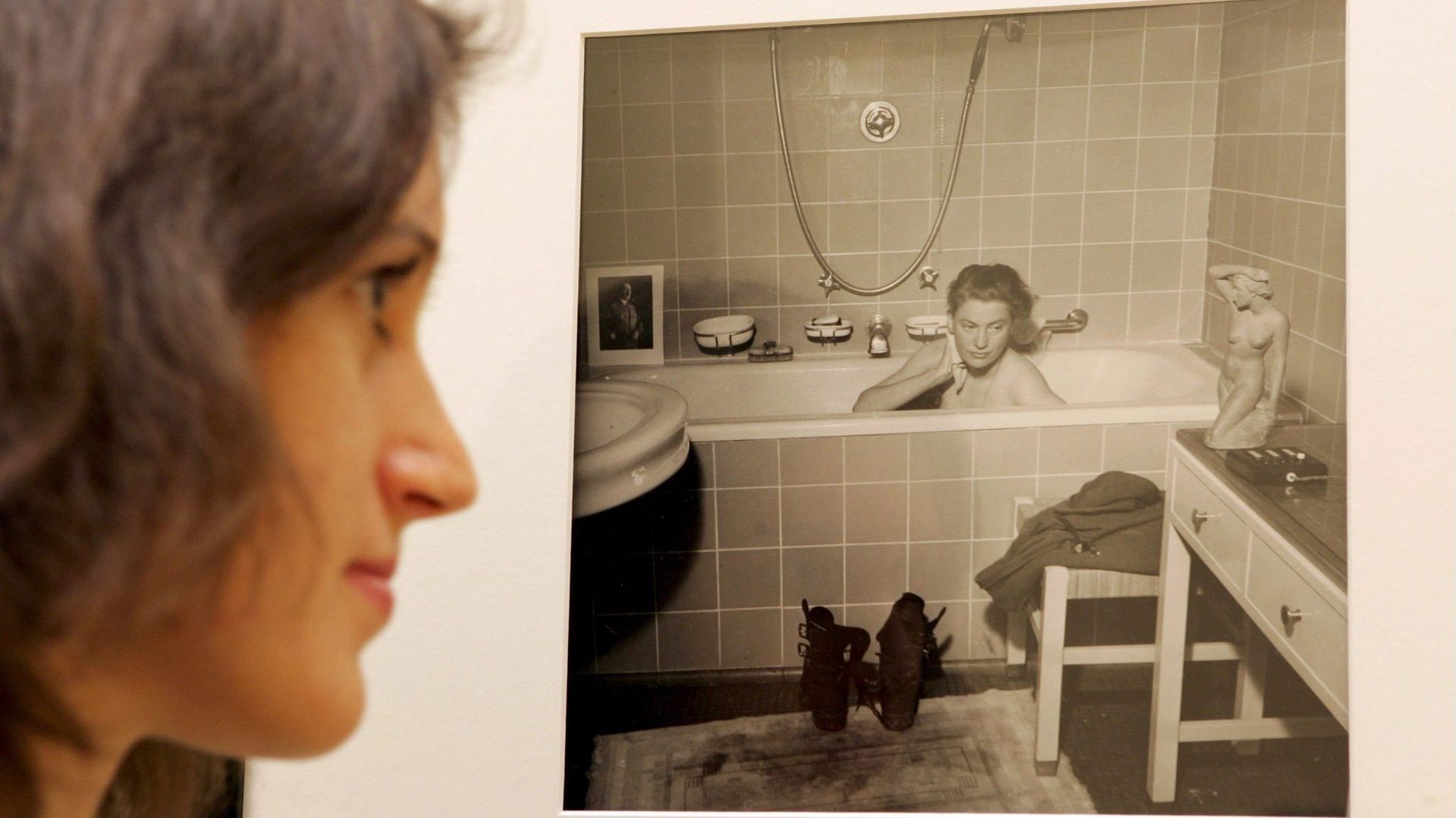 Des Couvertures De Vogue La Baignoire D Hitler L incroyable Vie De des-couvertures-de-vogue-la-baignoire-d-hitler-l-incroyable-vie-de