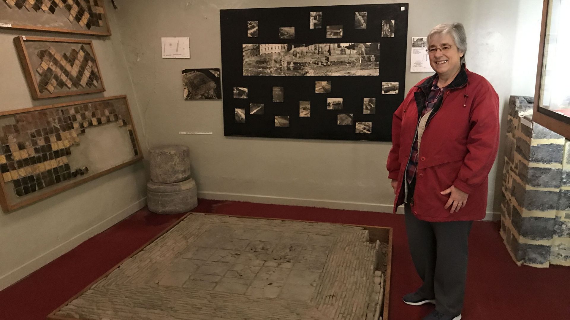 Soeur Agnès dans le musée retraçant l'histoire de la communauté de Saint-André.