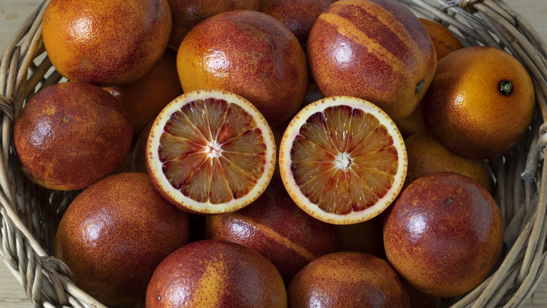 Panier d'oranges sanguines.