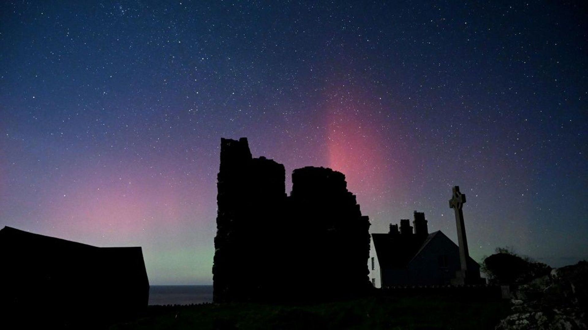 Une aurore boréale dans le ciel d’Ynys Enlli, le 26 février 2023 aux Pays-de-Galles