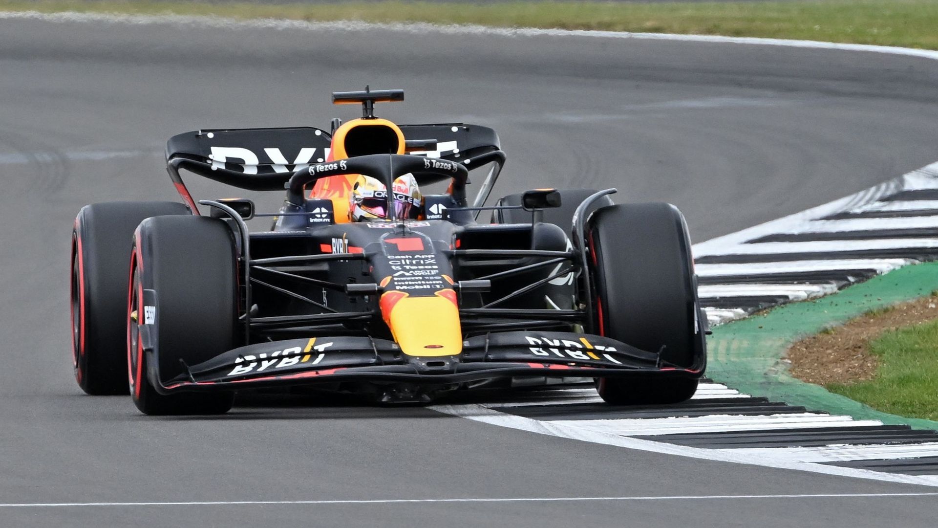 Verstappen, le plus rapide de la troisième séance d'essais libres. 