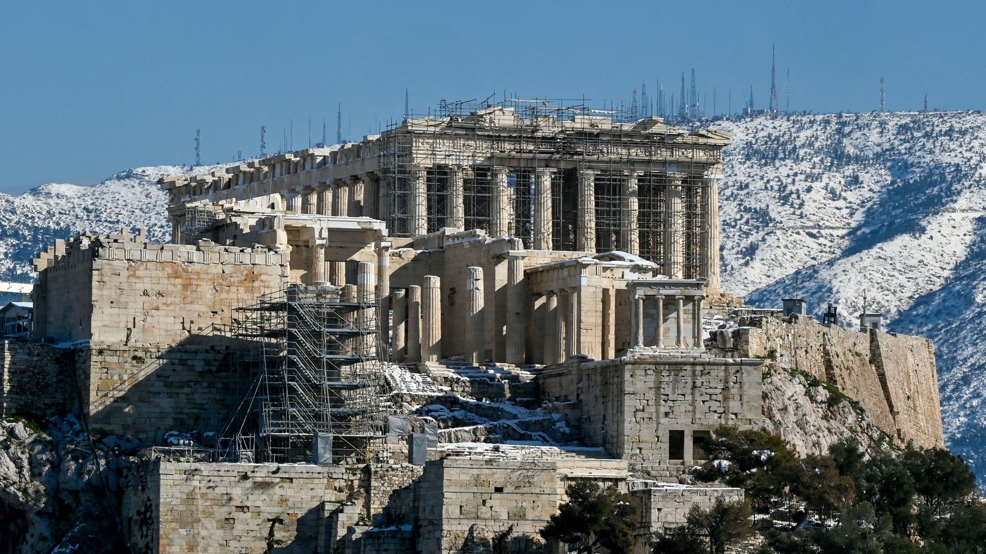 Grèce: motion de censure contre le gouvernement après le chaos provoqué par la neige