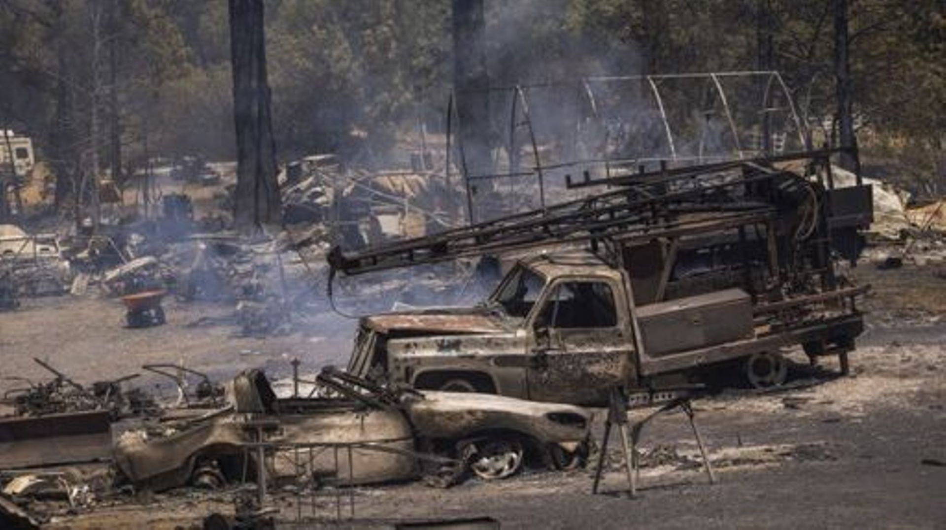 "Oak Fire" s'étend en Californie, menaçant des milliers de bâtiments