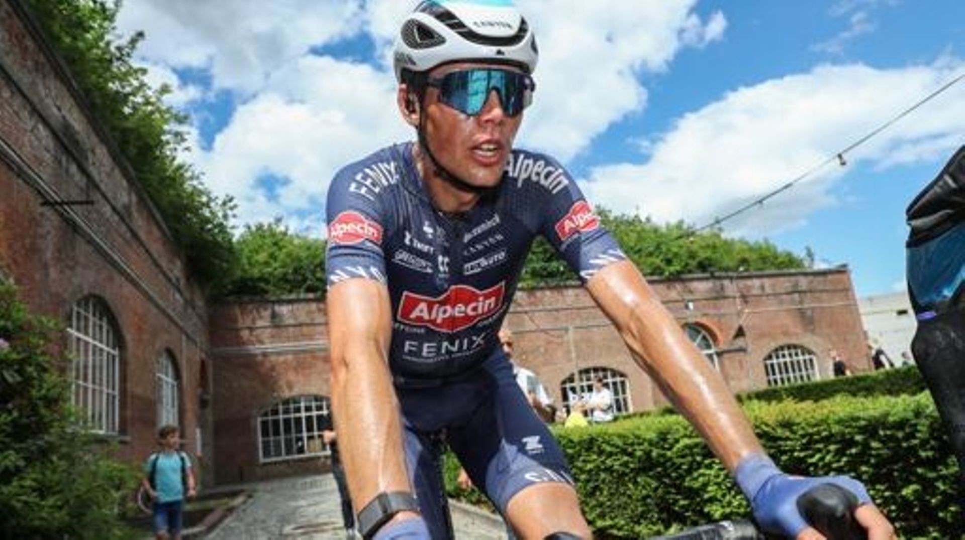 Tour d’Espagne – Alpecin-Deceuninck perd Oscar Riesebeek, victime d’une fracture du pouce