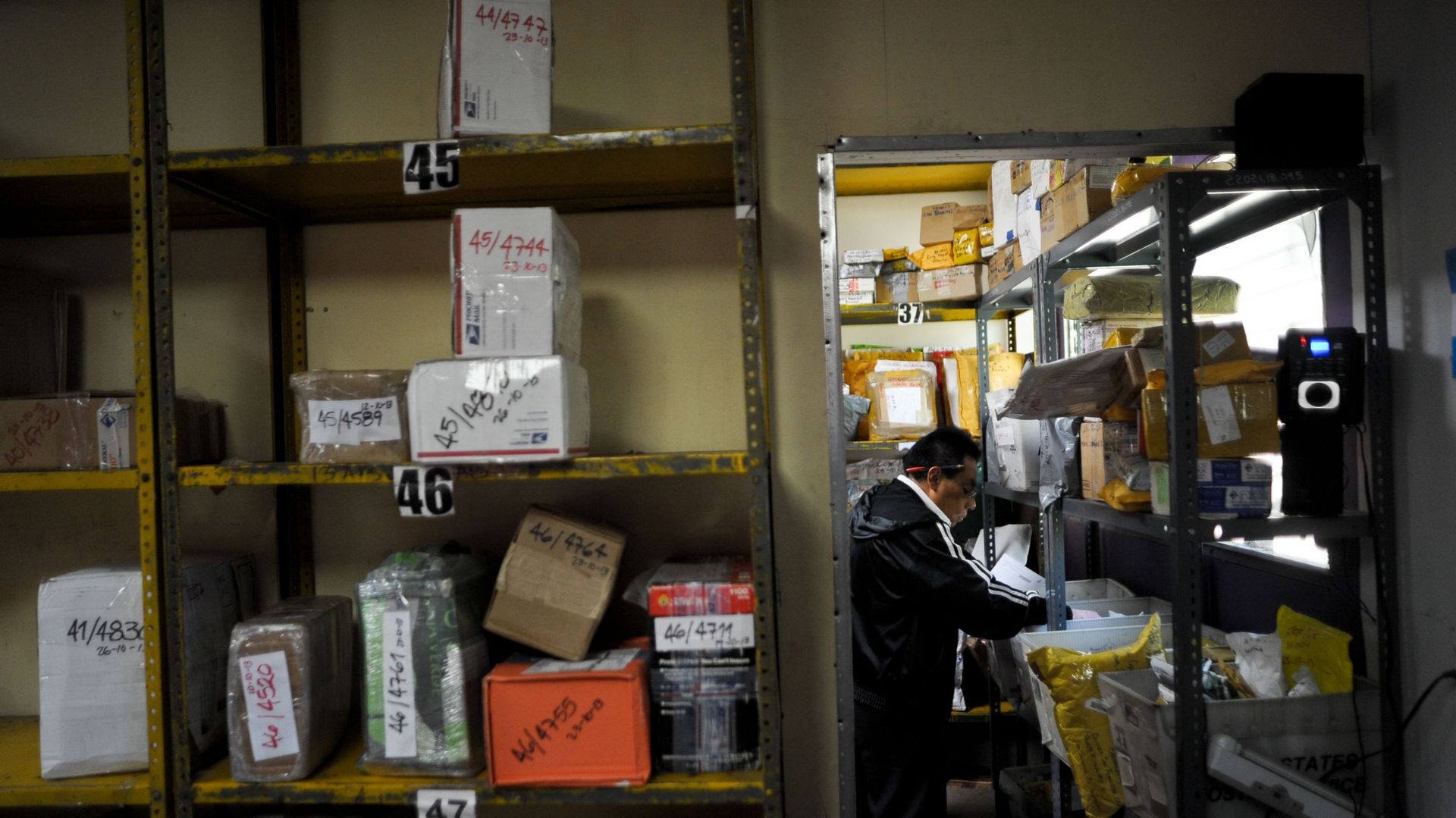 La douane intercepte près de 50 envois postaux contenant de la drogue