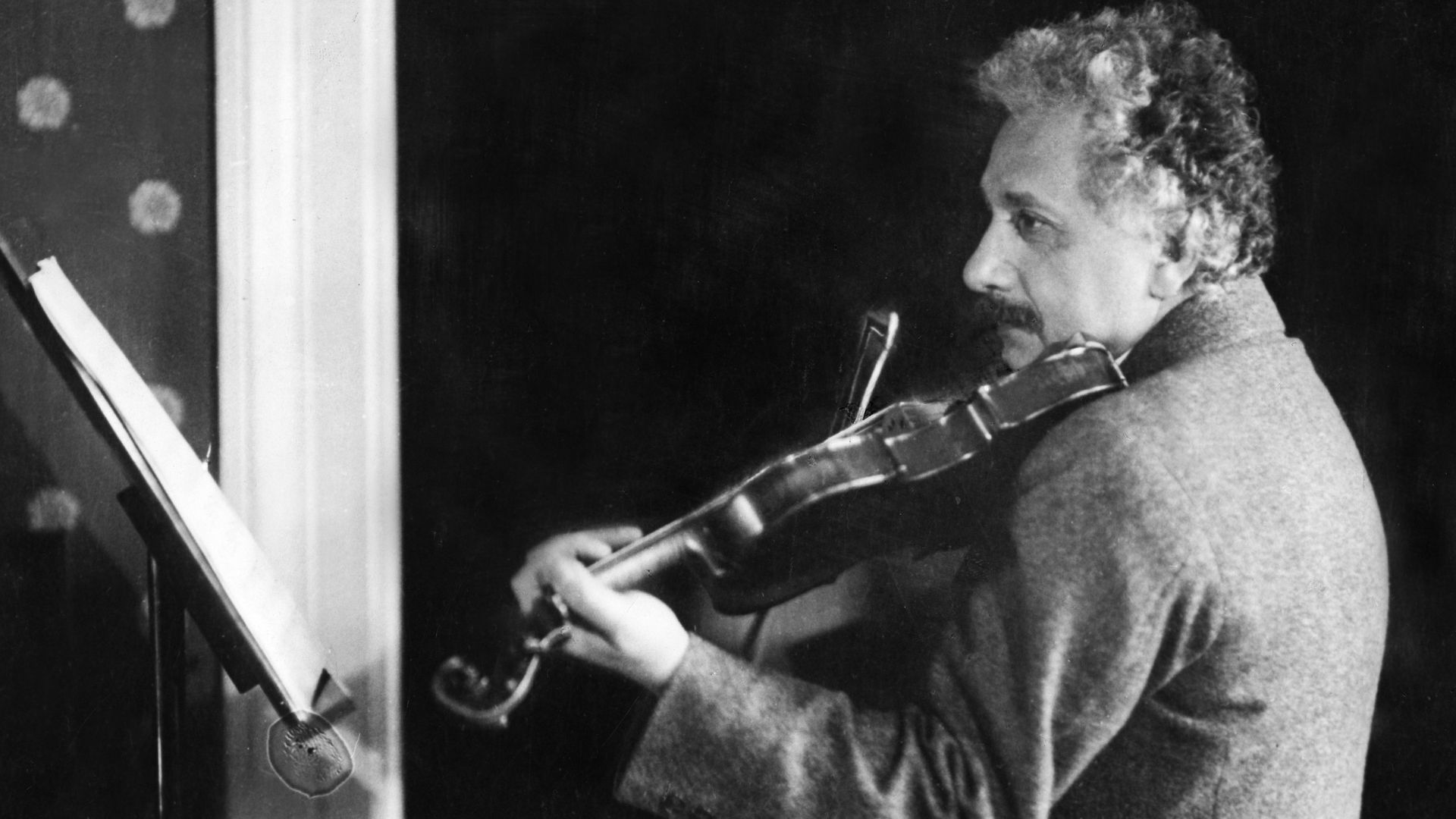 Le violon d’Einstein, caché des Nazis, a été vendu aux enchères pour près d’un million d’euros