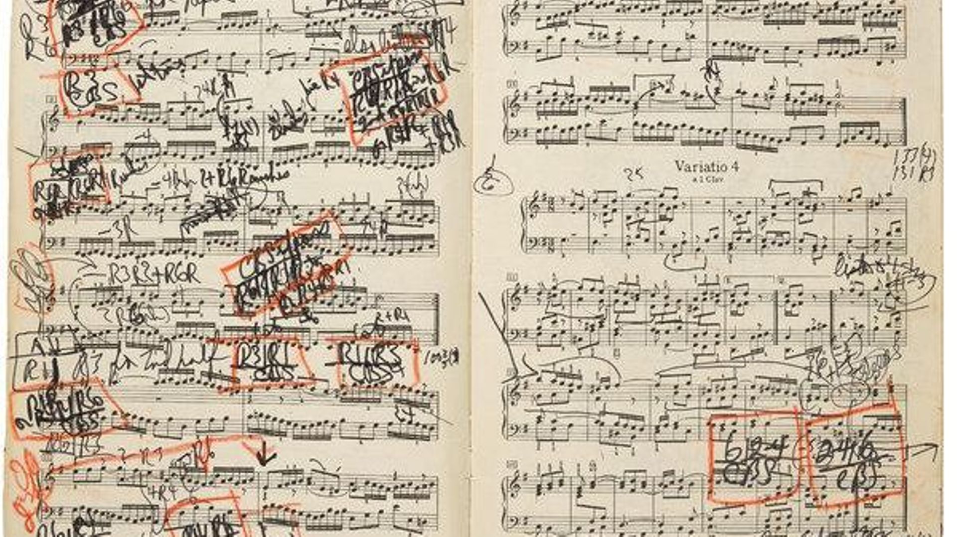 Le pianiste canadien Glenn Gould a laissé de nombreuses annotations sur la partition des Variations Goldberg de Bach, utilisée lors de son enregistrement de 1981. 