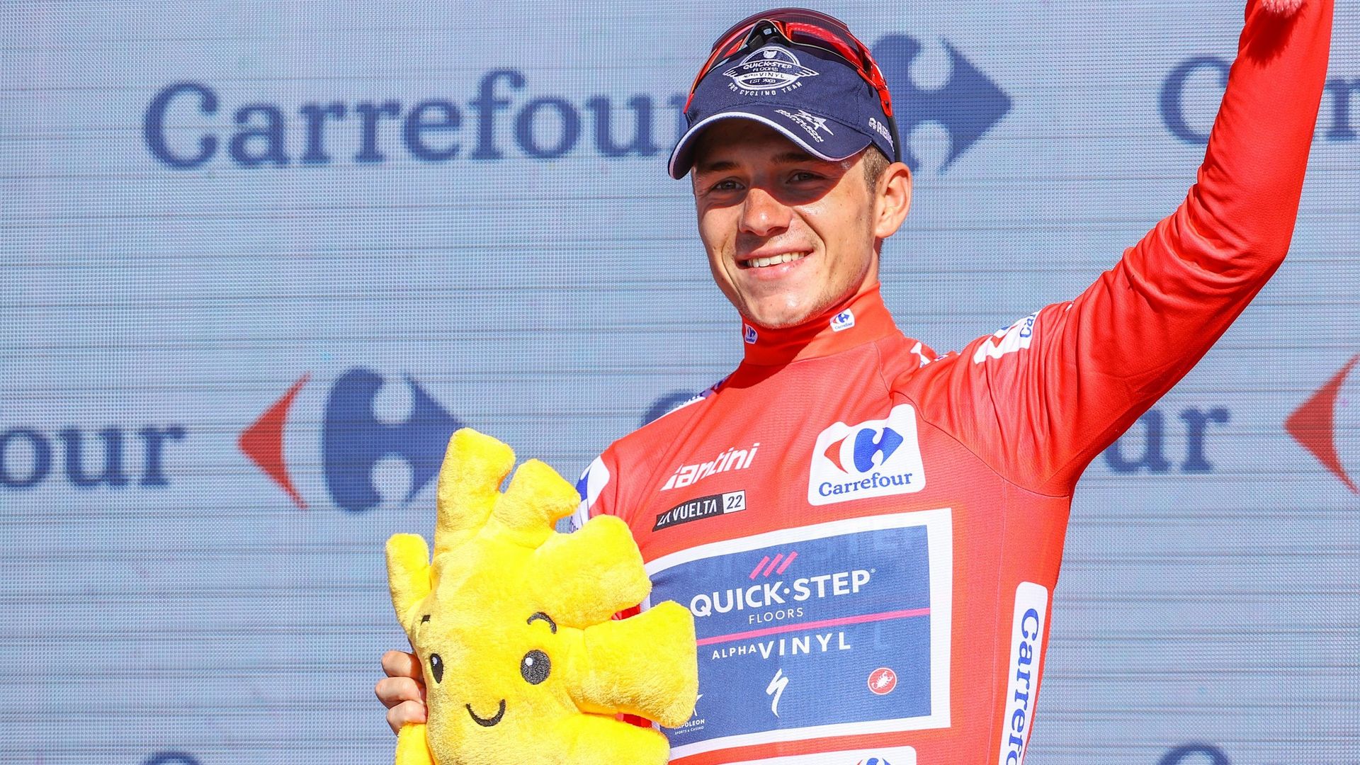Remco Evenepoel a encore six étapes à tenir pour remporter la Vuelta.