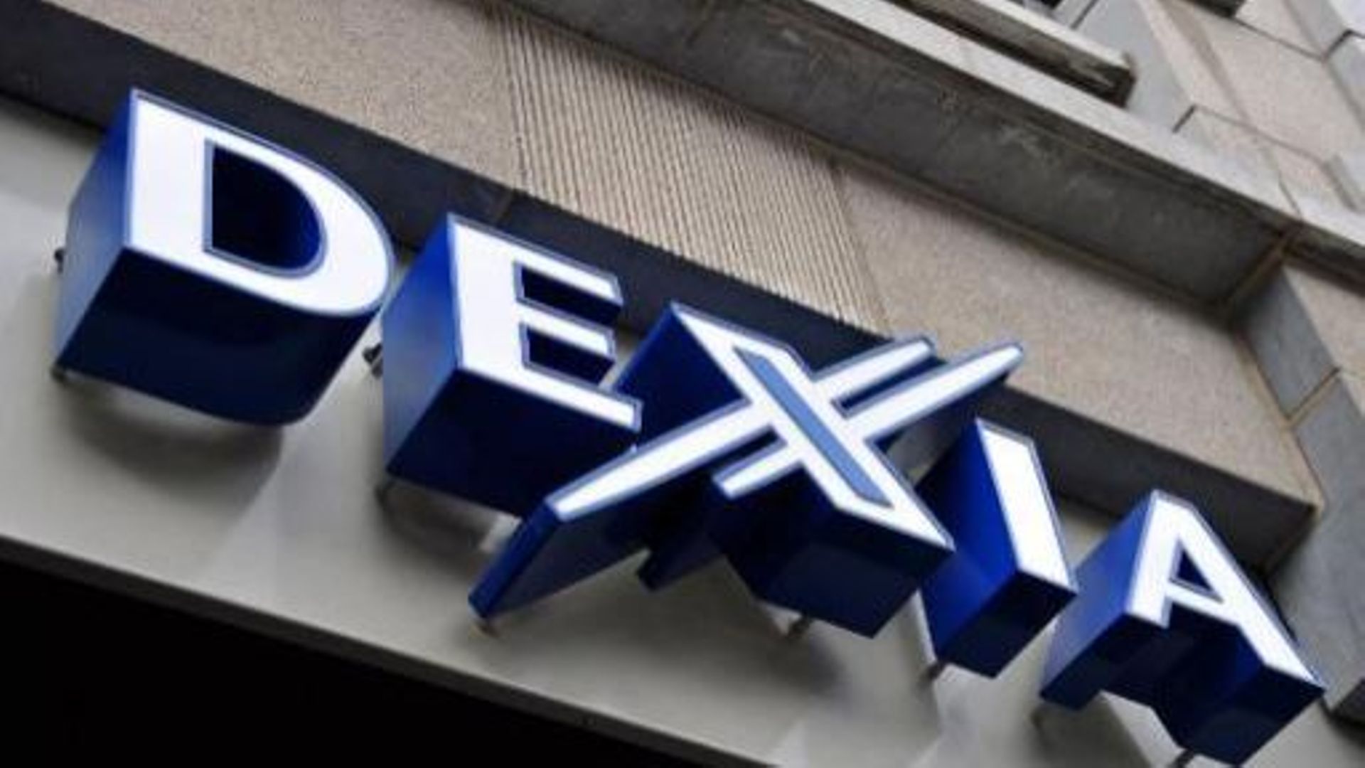Perte nette de 2,9 milliards d'euros pour Dexia, une "amélioration"