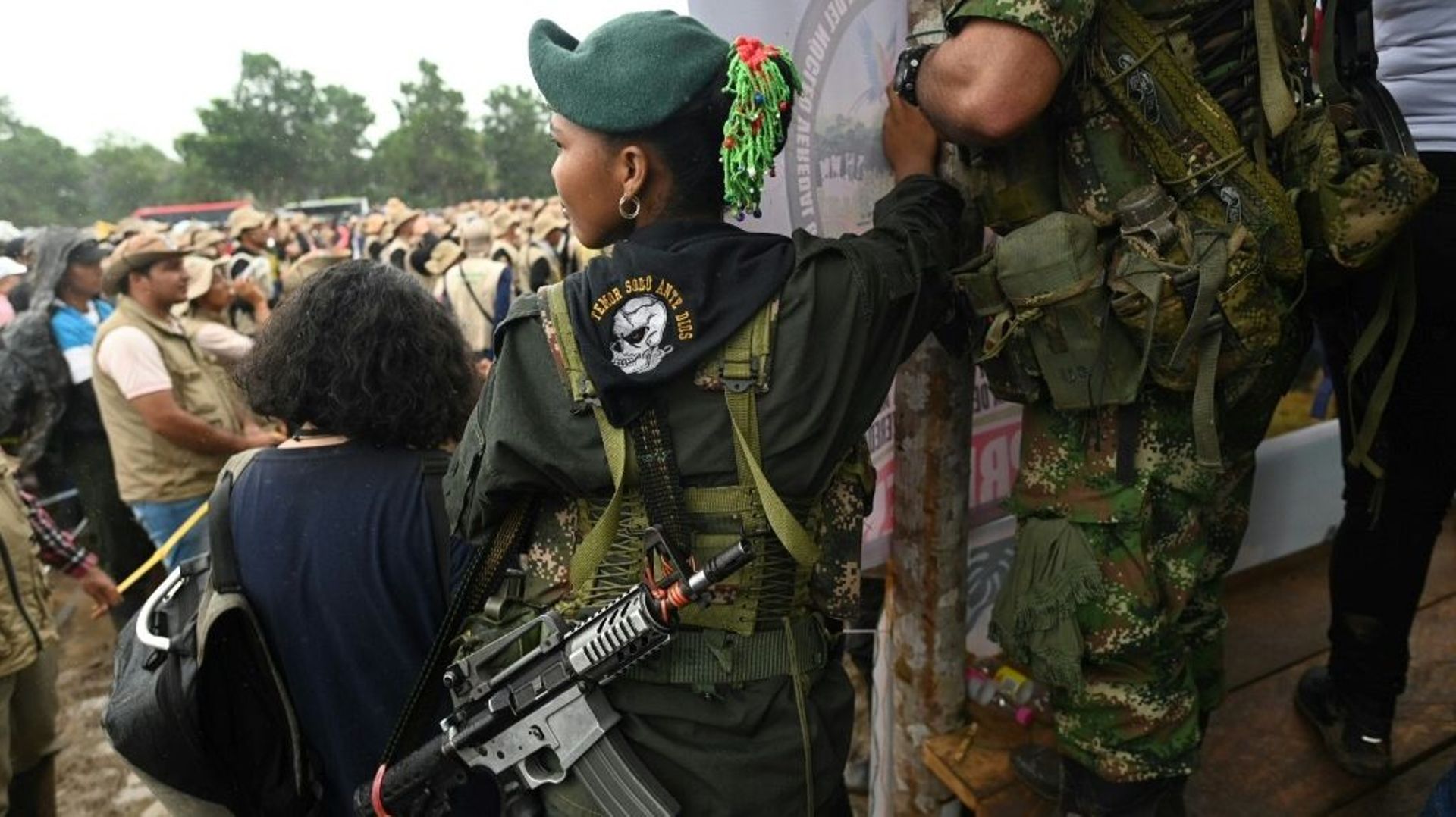 Des membres de la principale dissidence des Forces armées révolutionnaires de Colombie (FARC), le 16 avril 2023 à San Vicente del Caguan, dans le sud de la Colombie.