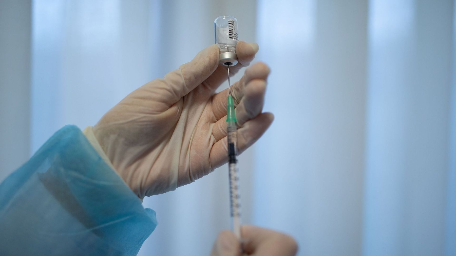 La Flandre suspend la vaccination dans ses hôpitaux… La Wallonie et Bruxelles aussi ?