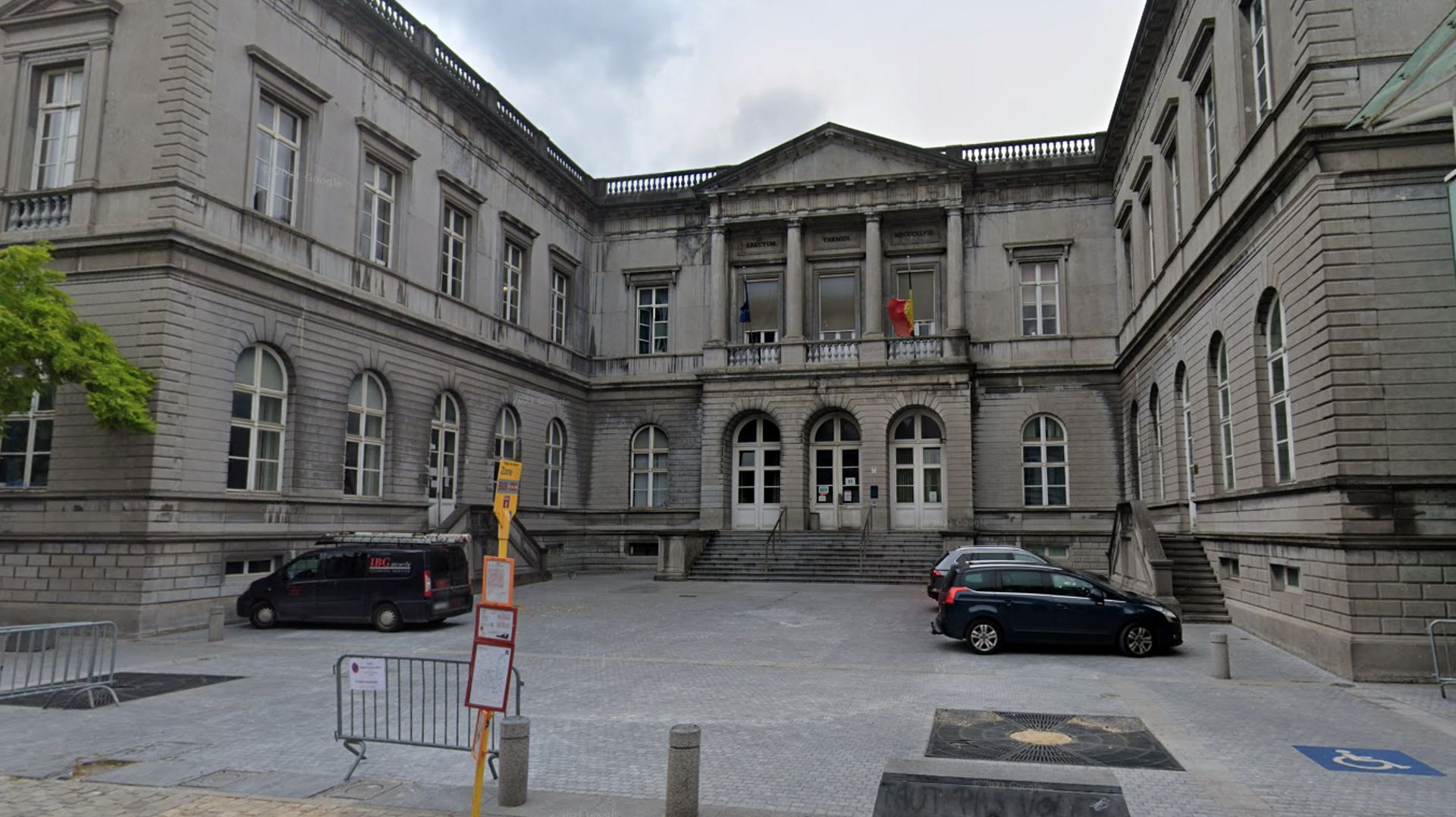 Le Palais de justice de la rue de Nimy à Mons