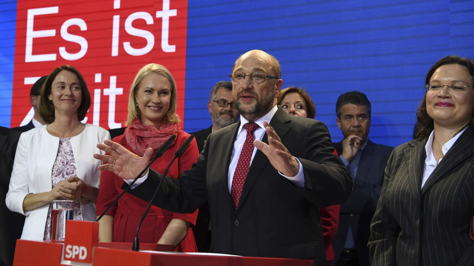 Après leur résultat difficile et amer", les sociaux-démocrates refusent de gouverner avec Merkel