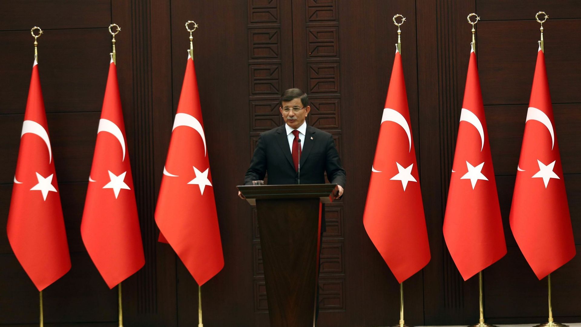 turquie-nouveau-gouvernement-le-gendre-d-erdogan-ministre-de-l-energie