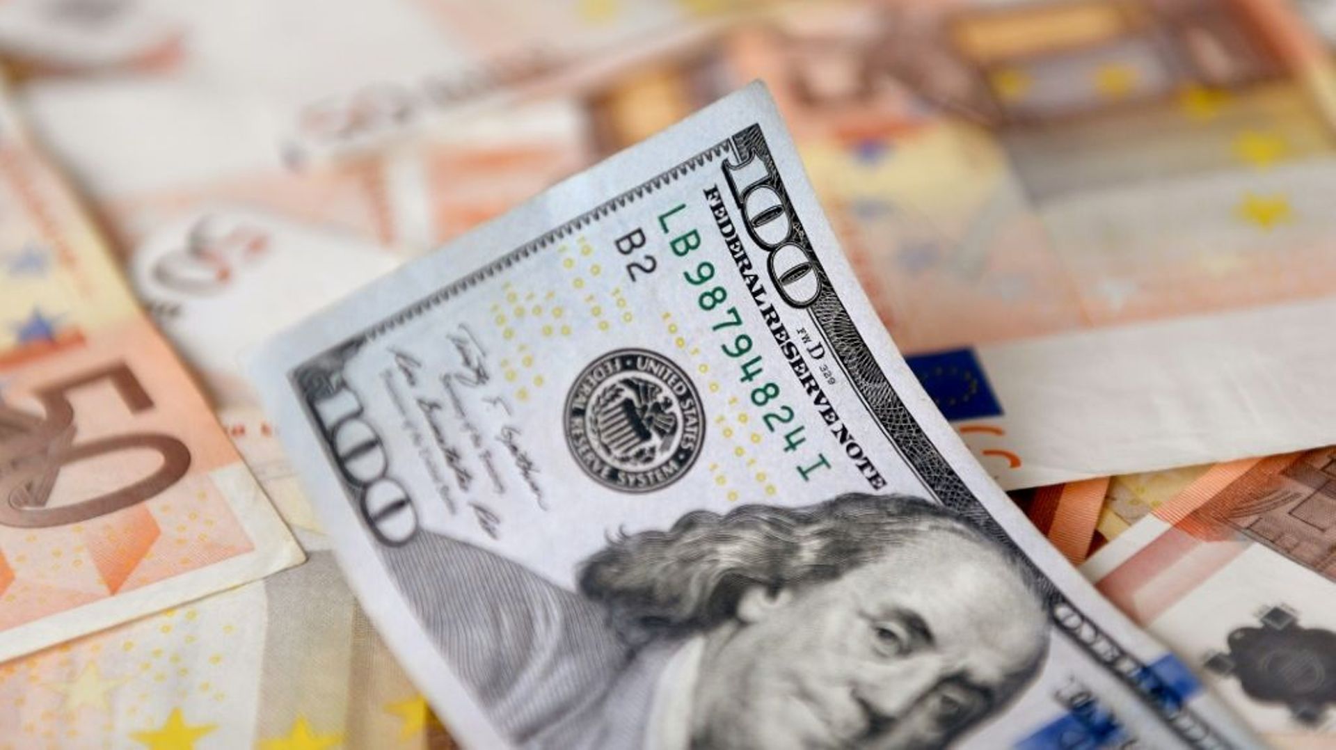 Depuis le début de l'année, la monnaie européenne ne cesse de s'affaiblir face au dollar