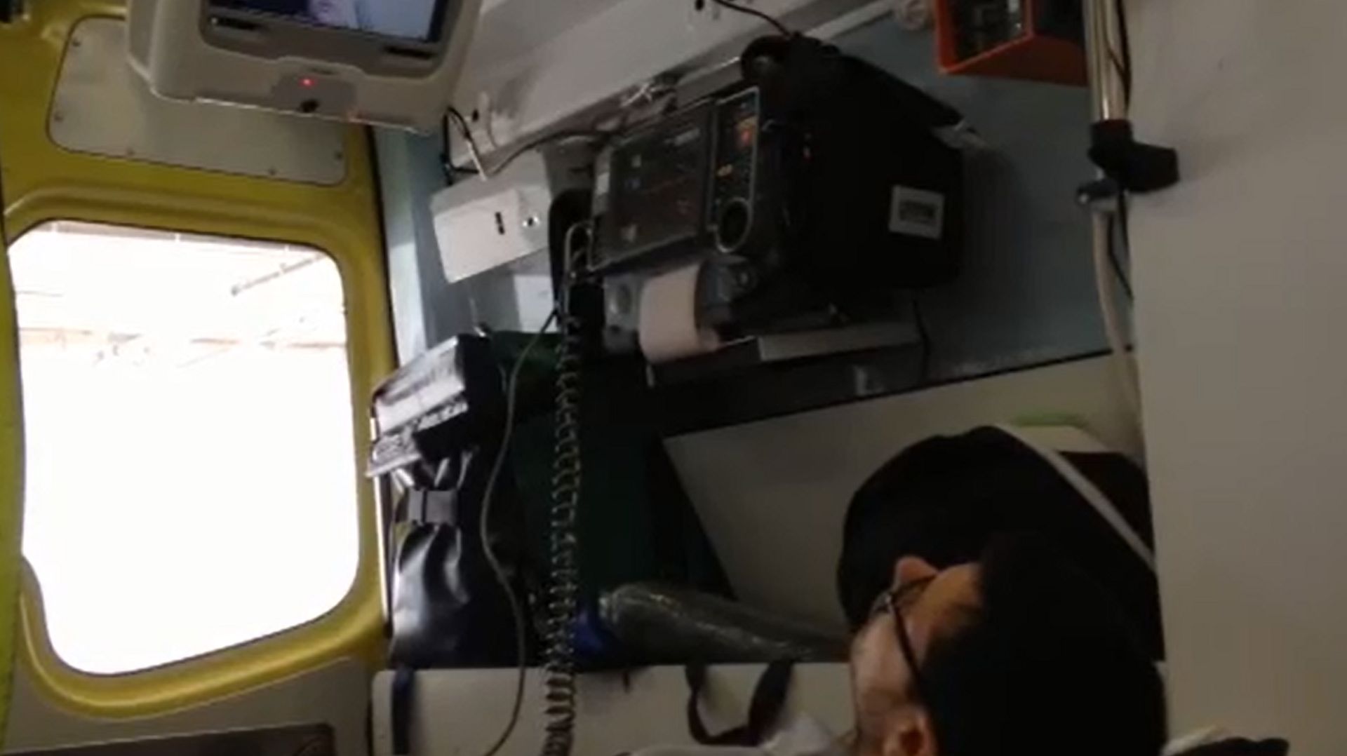Face aux AVC: la "télémédecine" dans l'ambulance