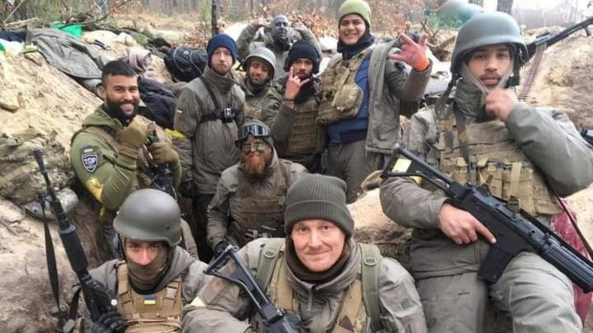 La légion russe engagée aux cotés des Ukrainiens équipés d'armes FN SCAR
