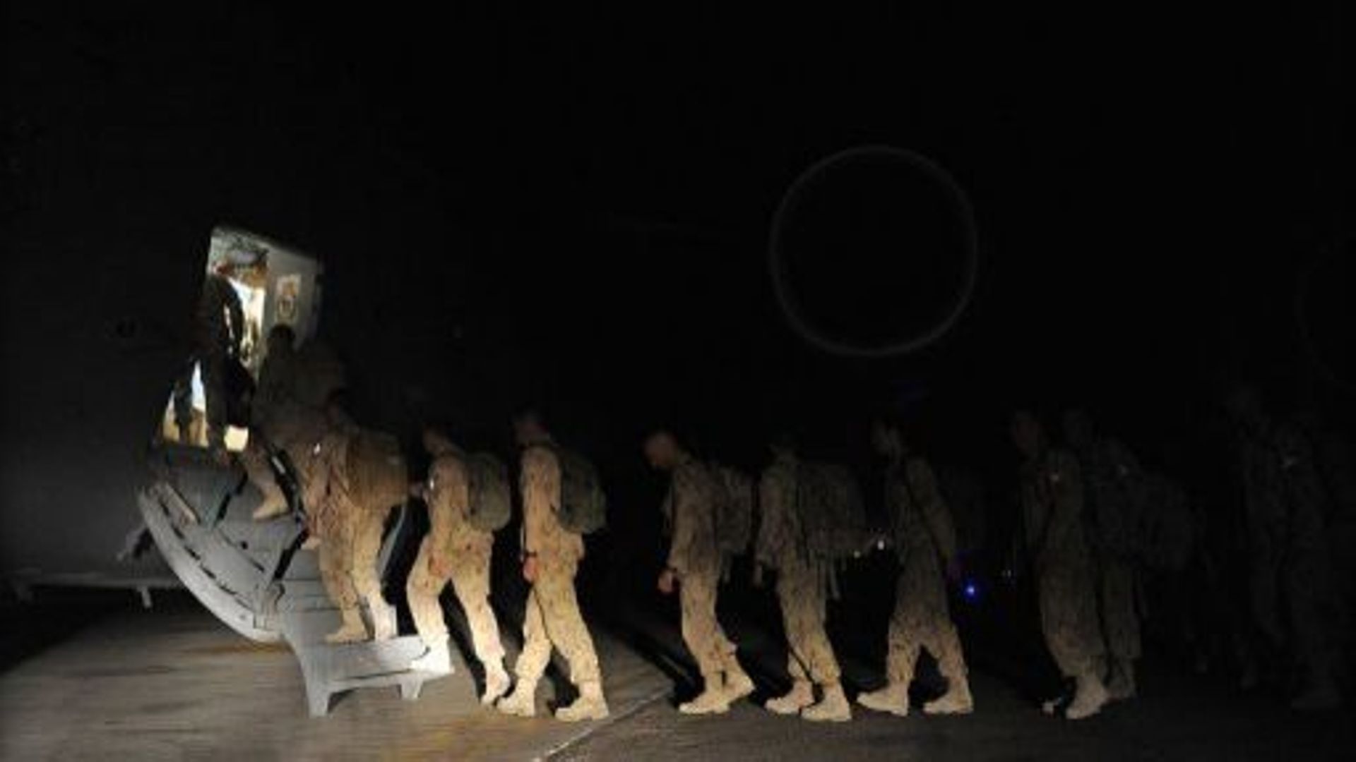 Des soldats canadiens rentrent de Kandahar, le 5 juillet 2011
