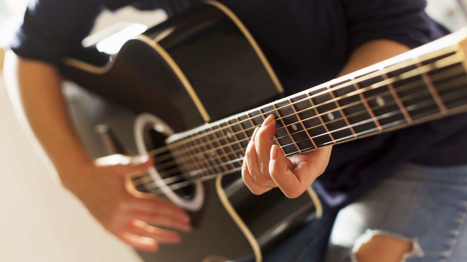 Apprendre à jouer d'un instrument de musique ralentit le vieillissement de notre cerveau