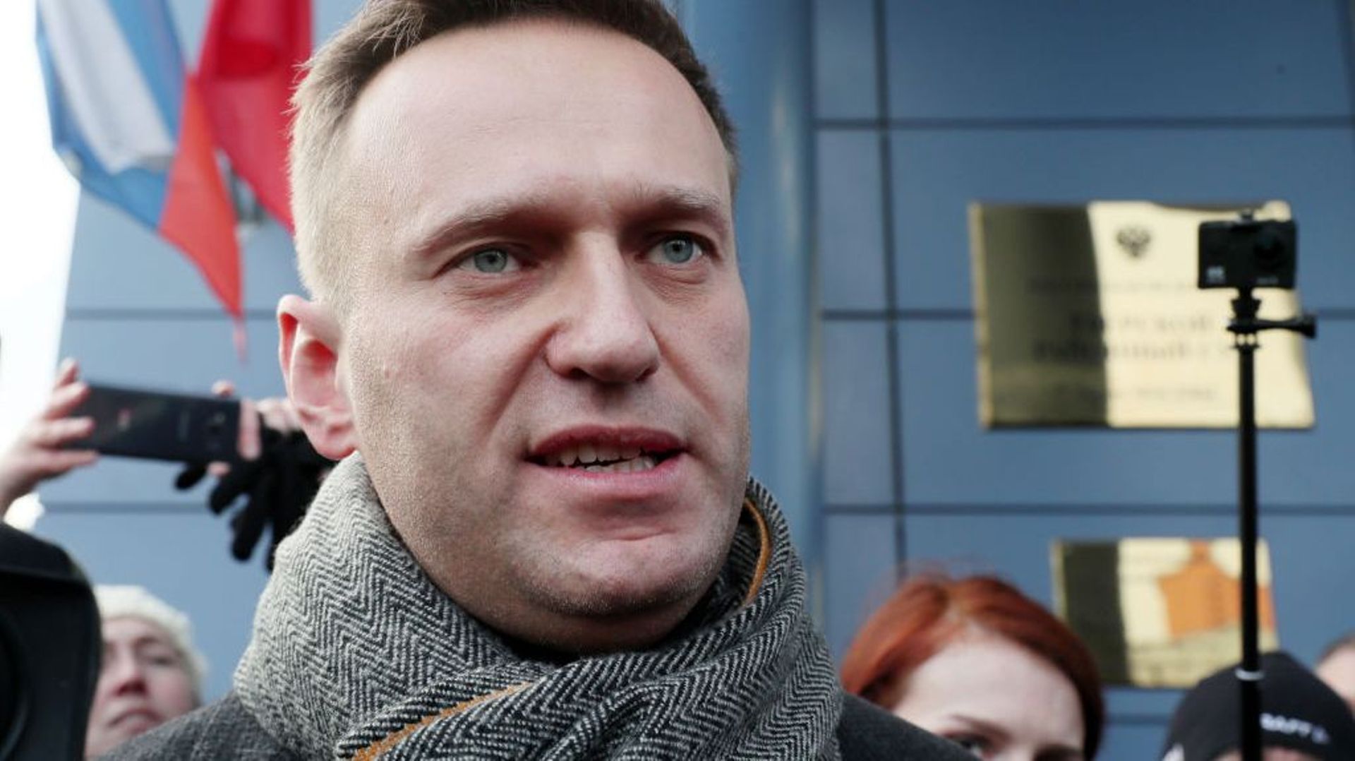 Le militant de l'opposition Alexeï Navalny est photographié le 6 décembre 2019 à l'extérieur du tribunal de district Meshchansky de Moscou.