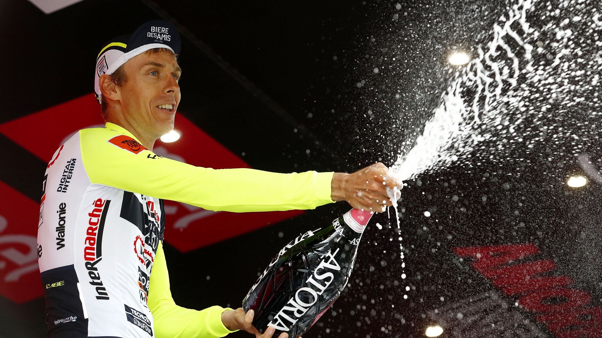 Jan Hirt remporte la 16e étape du Giro en solitaire.