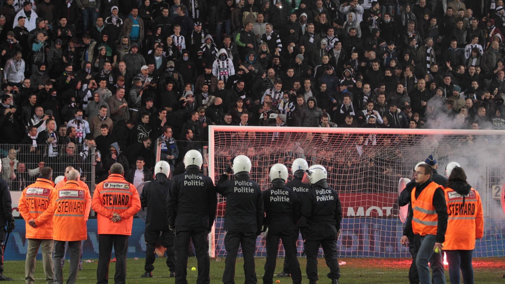 Un Match à Huis Clos Avec Sursis Confirmé Pour Charleroi - Rtbf.be