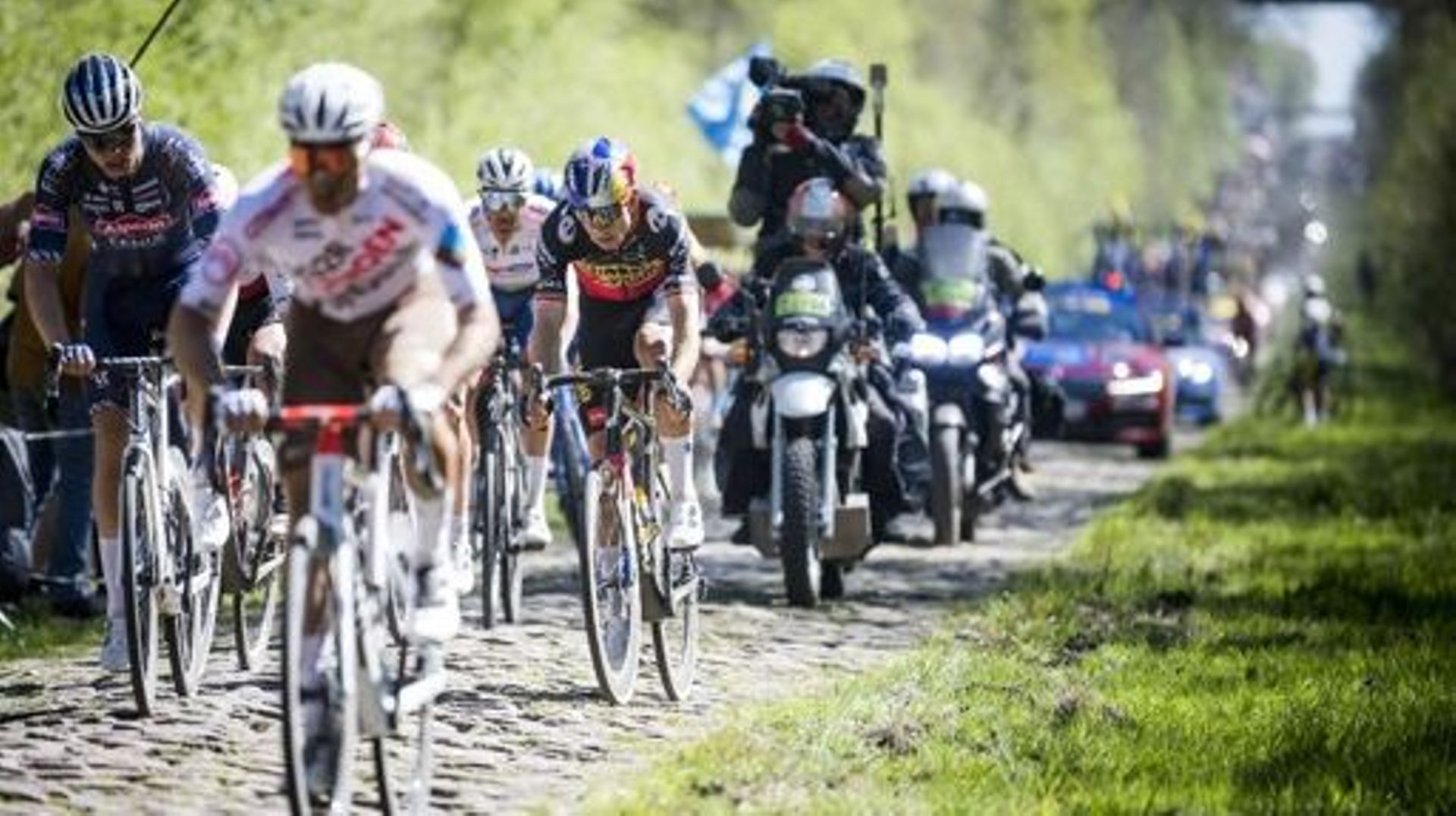 Belgian Wout Van Aert of Team Jumbo-Visma pictured in action during the 119th edition of the men elite race of the 'Paris-Roubaix' cycling event, 257,2 km from Paris to Roubaix, France on Sunday 17 April 2022. BELGA PHOTO JASPER JACOBS