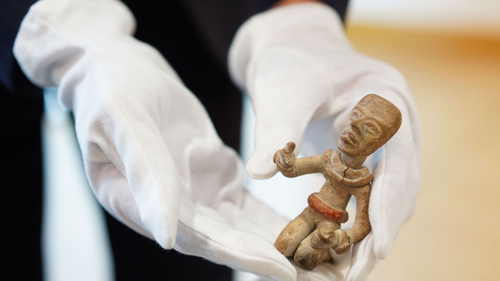 Alemania devuelve artefactos mayas hallados en cueva en México y Guatemala