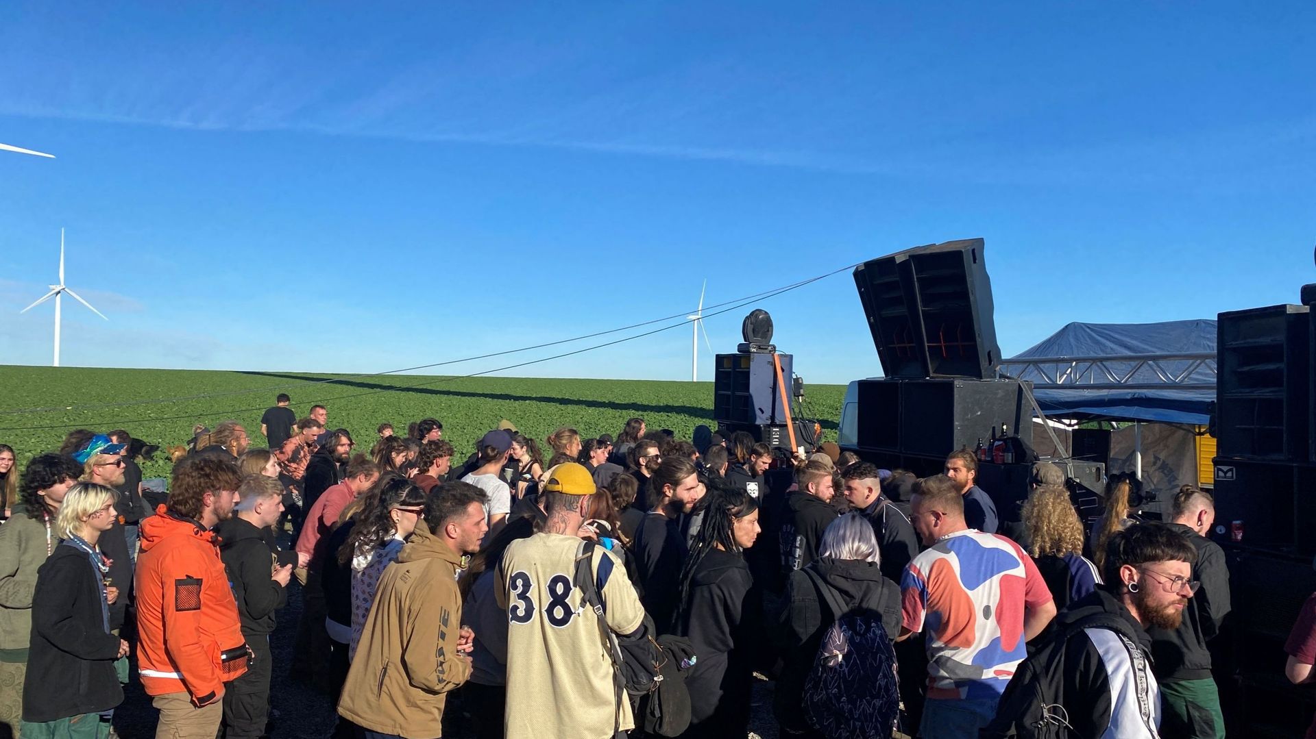 Rave party en Flandre : 5000 fêtards se sont introduits sur un domaine ...